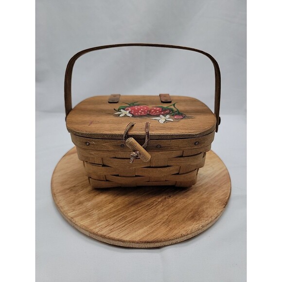 Vintage 1984 Longaberger Hinged Basket With Painted Strawberries 7x5x4 - Picture 1 of 12